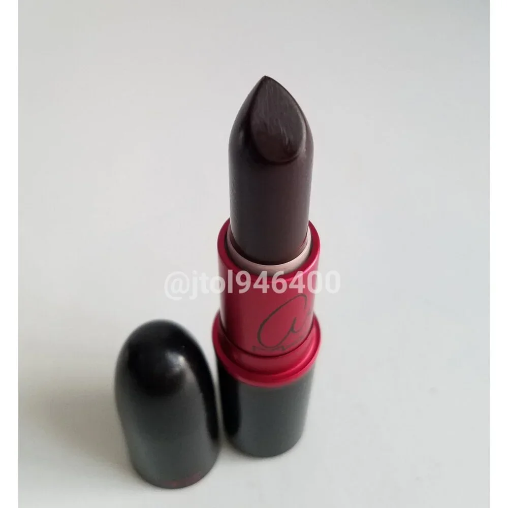 Mac Viva Glam Ariana Grande Lipstick